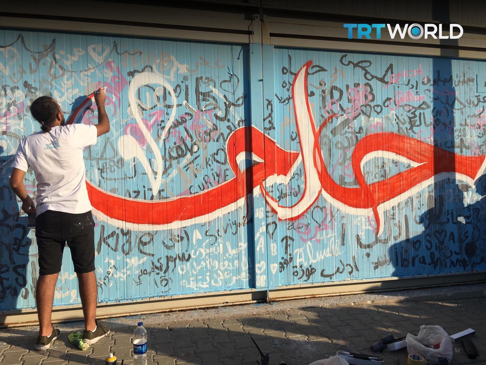 Ünlü Grafiti Sanatçısı Suriyeli Çocuklarla Kampı Renklendirdi