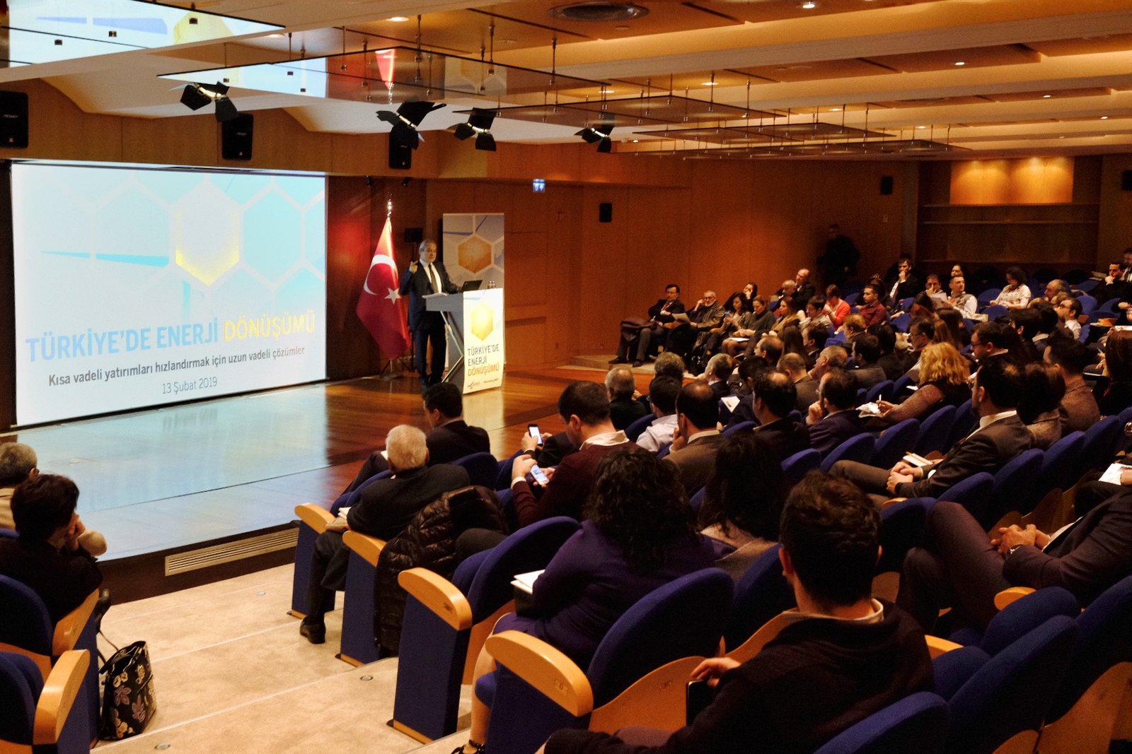 2023’te Türkiye’de Elektriğin En Ucuza Üretildiği Kaynaklar Güneş ve Rüzgar Olacak!